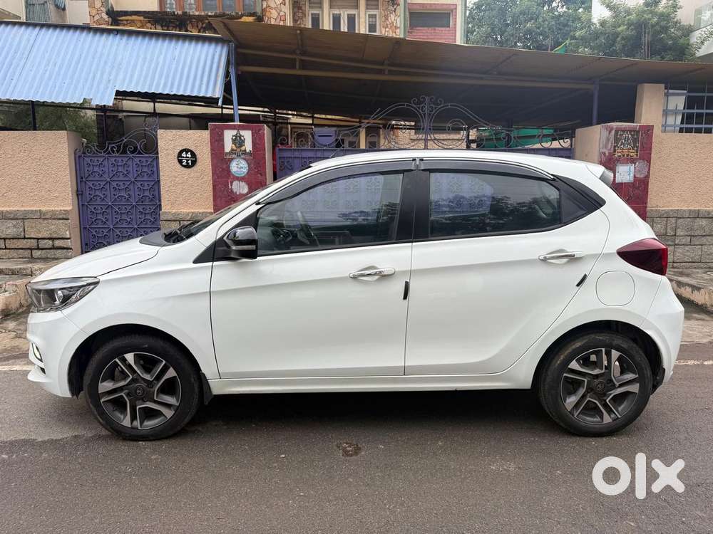 Tata Tiago 1.2 Revotron Xza, 2023, Petrol