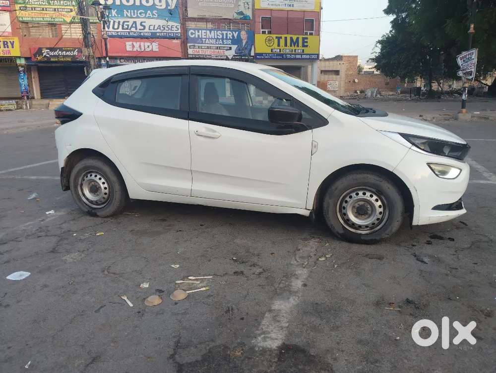 2021 Tata Altroz Xe Petrol Manual