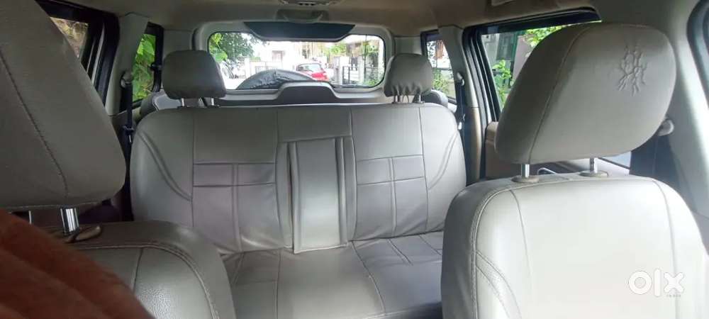 Mahindra Tuv 300 2017