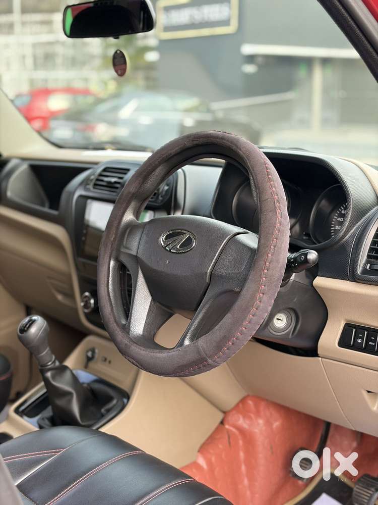 Mahindra Tuv 300 T6, 2016, Diesel
