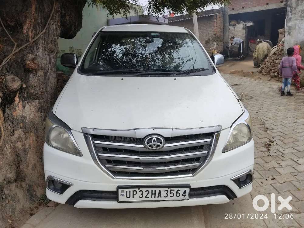 Toyota Innova 2016 Diesel 140000 Km Driven