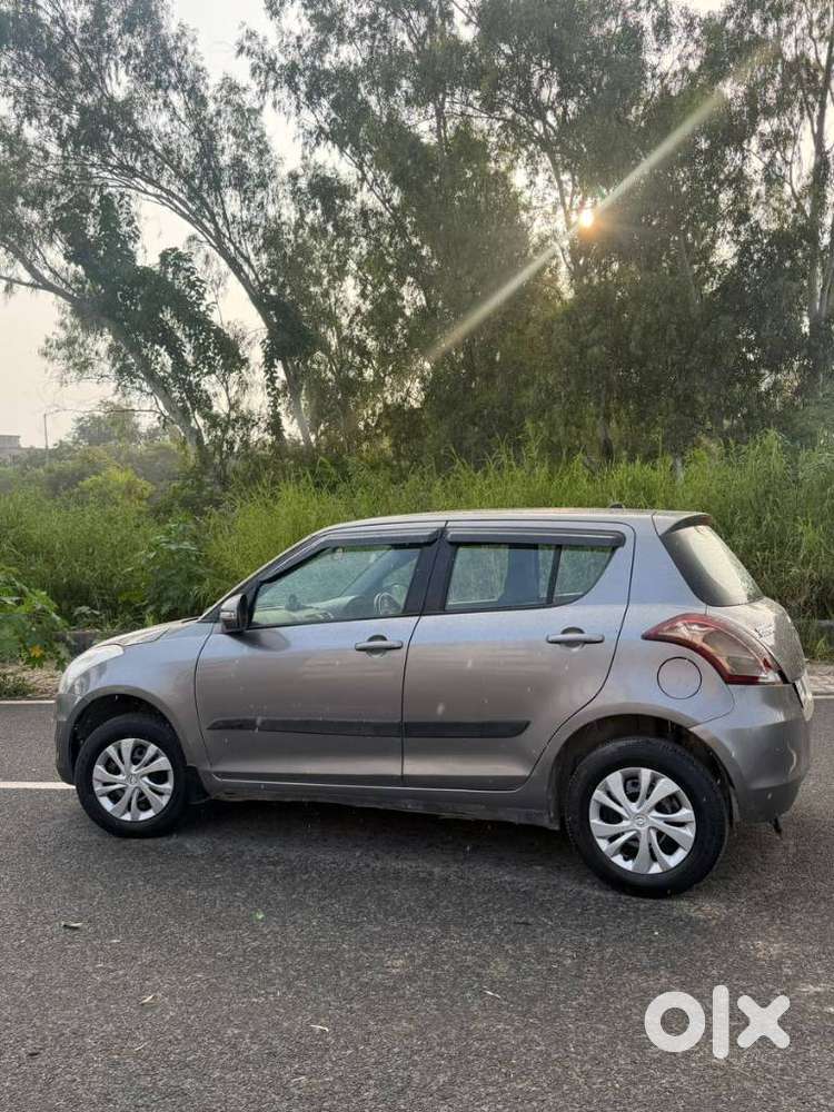 Maruti Suzuki Swift Vxi + Manual, 2014, Petrol