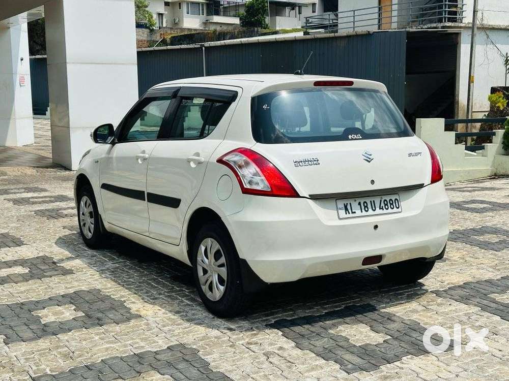 Maruti Suzuki Swift Vxi Optional, 2017, Petrol