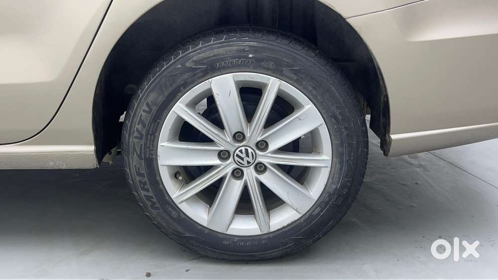 Volkswagen Vento 1.2 Tsi Highline At, 2016, Petrol