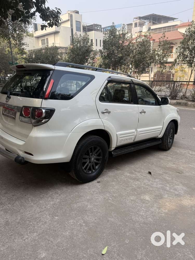 Toyota Fortuner 4x4 Manual Limited Edition, 2015, Diesel