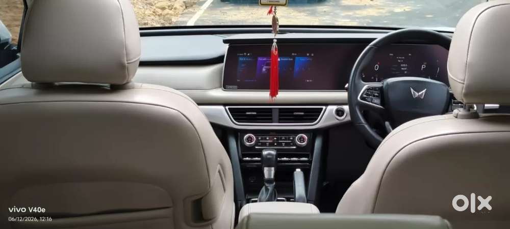 Mahindra Xuv700 2.2 Ax 7 Diesel At Str, 2022, Diesel