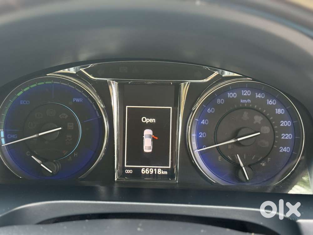 Toyota Camry Hybrid 2.5, 2017, Petrol