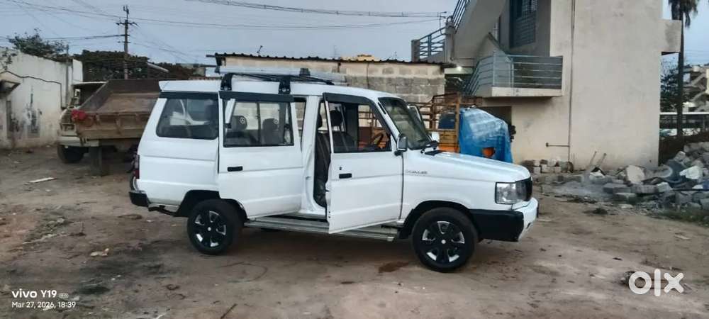 Toyota Qualis 2001 Diesel 180000 Km Driven