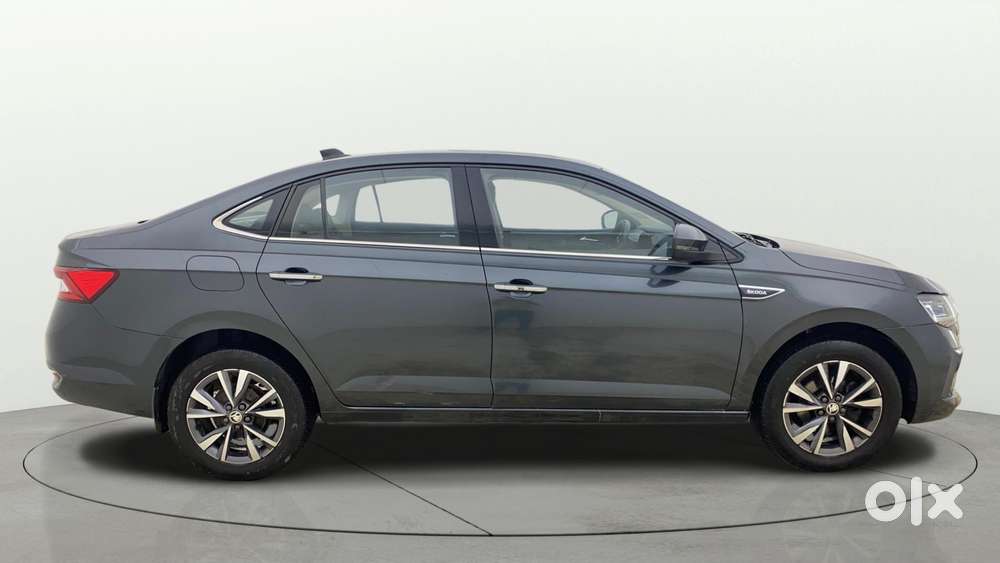 Skoda Slavia 1.0 Tsi Style At, 2023, Petrol