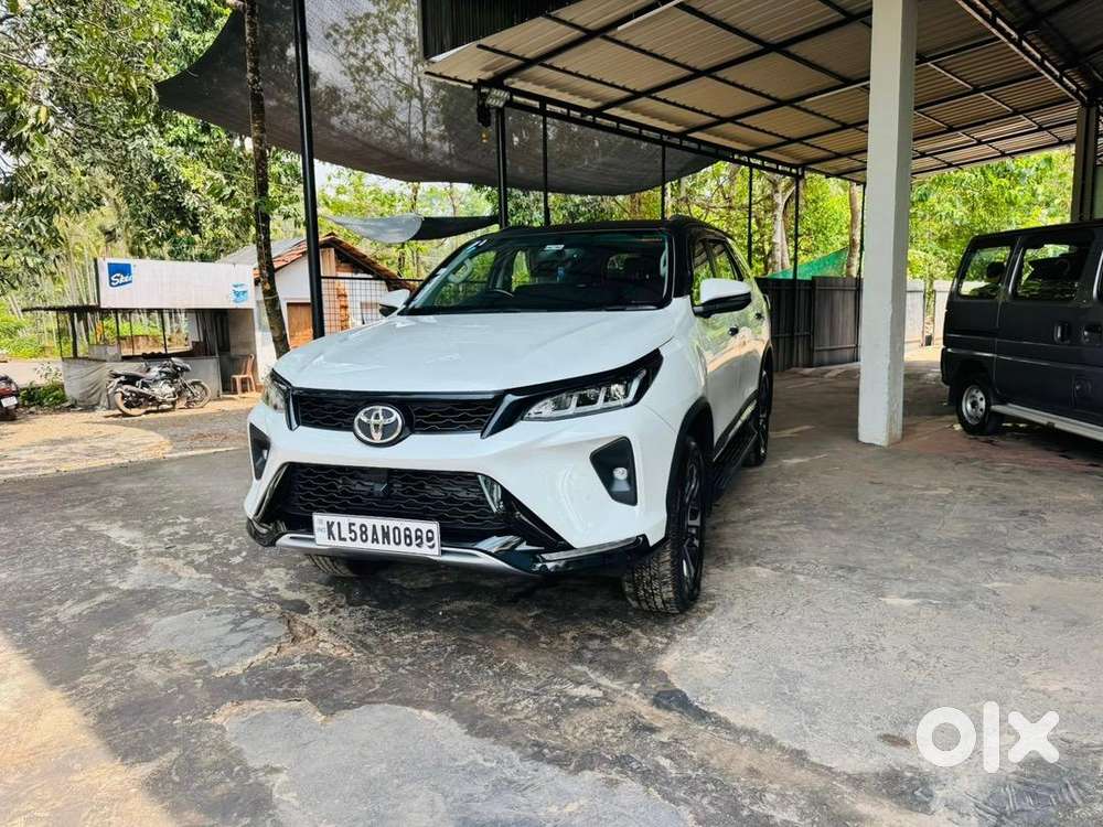 Toyota Fortuner Lagender 4x4 At 4000km Driven