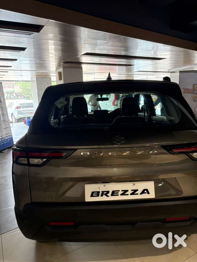 Maruti Suzuki Brezza Lxi Cng  Brand New  Arena Dealer