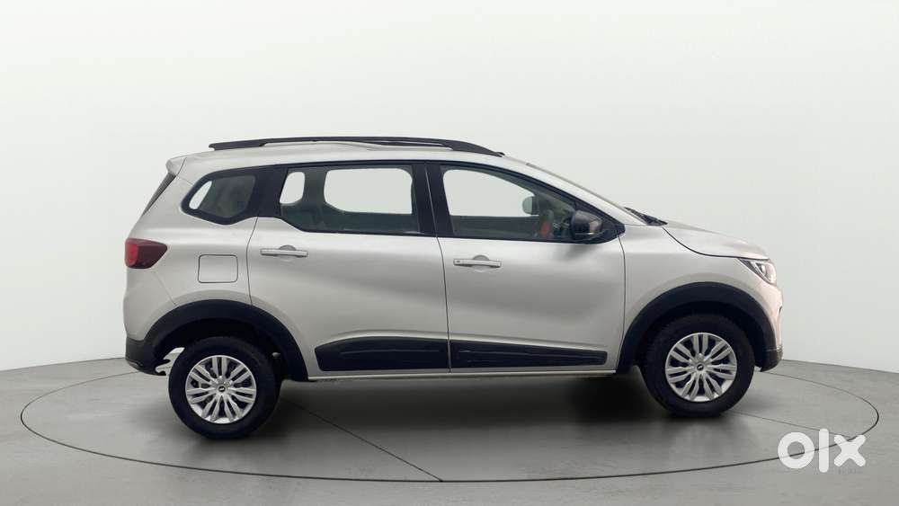 Renault Triber Rxt, 2022, Petrol