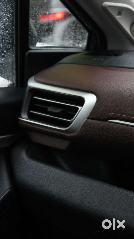 Toyota Innova Hycross 2.0 Vx Hybrid 7 Str, 2024, Petrol
