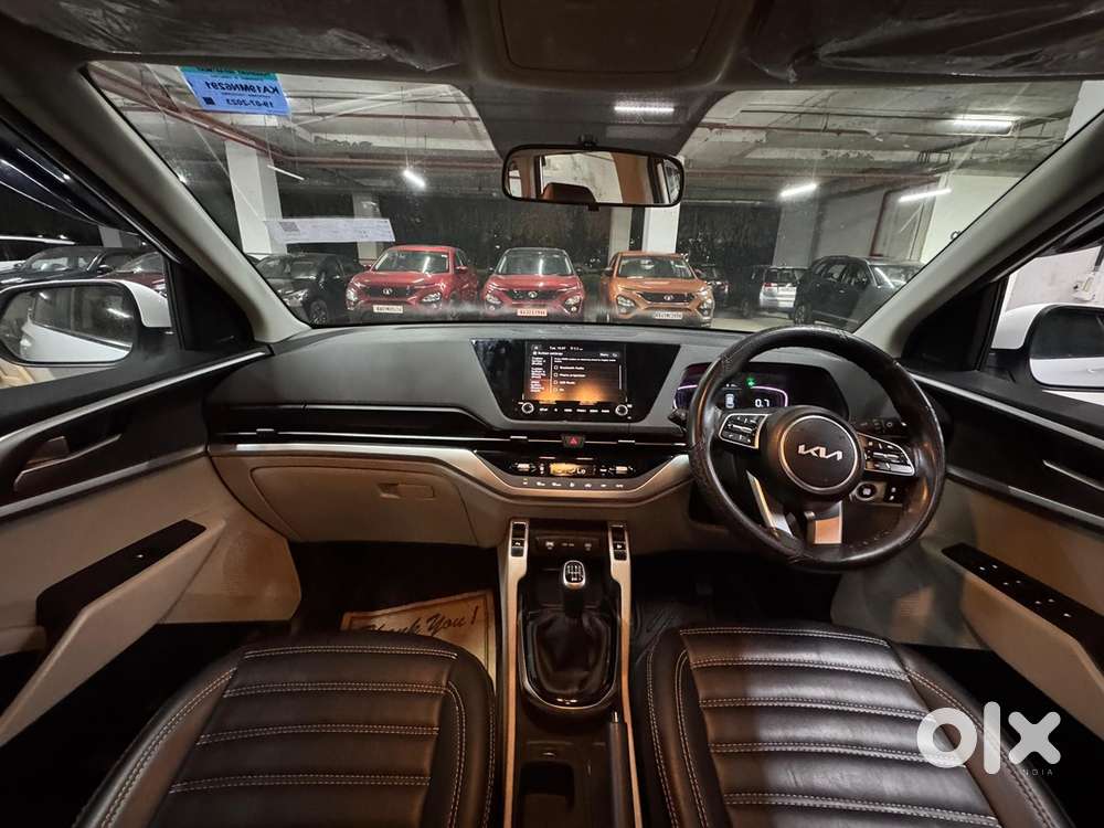 Kia Carens Petrol 2023 Model