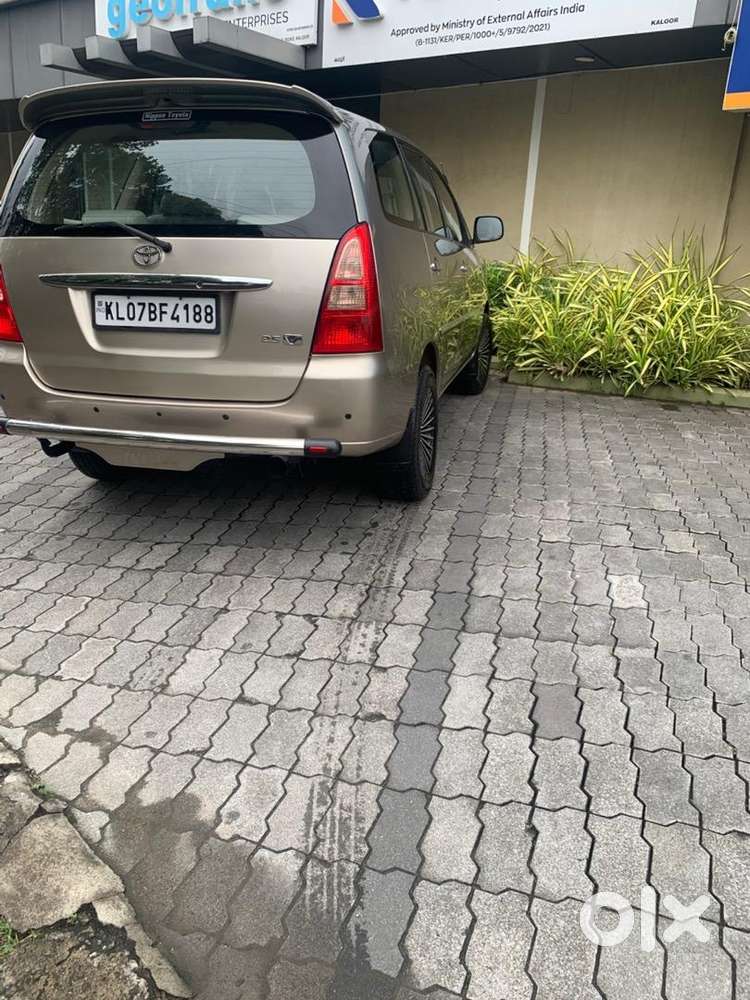 Toyota Innova 2007 Diesel 180000 Km Driven