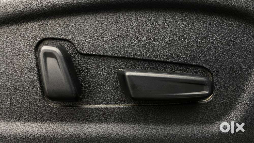 Hyundai Alcazar 2.0 Signature (o) Petrol At 6 Str, 2022, Petrol