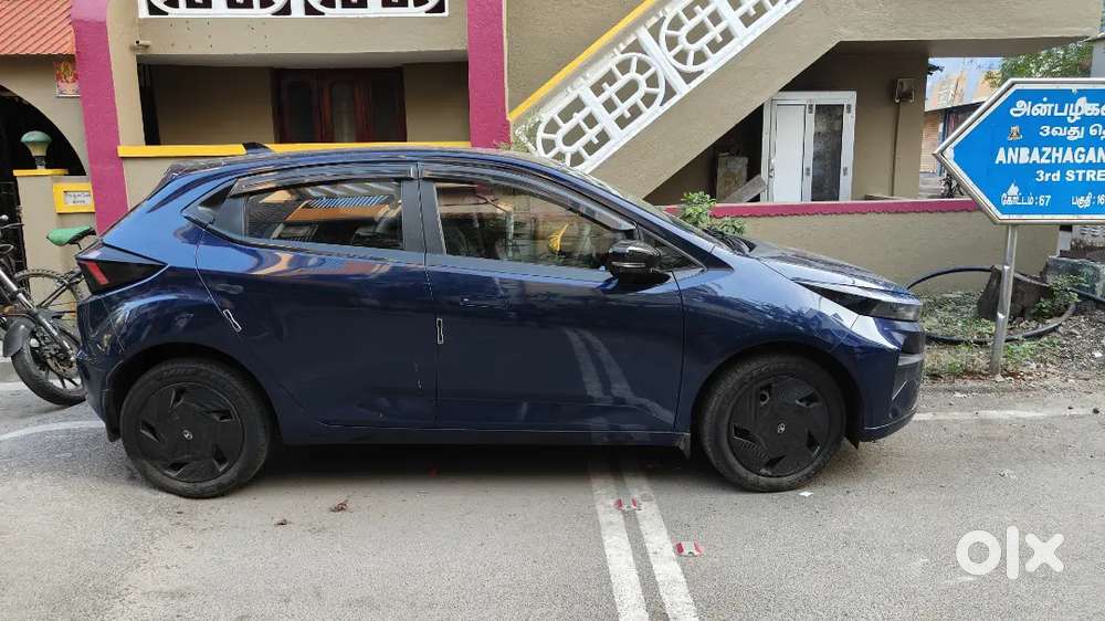 Tata Altroz 2025 Petrol 2500 Km Driven