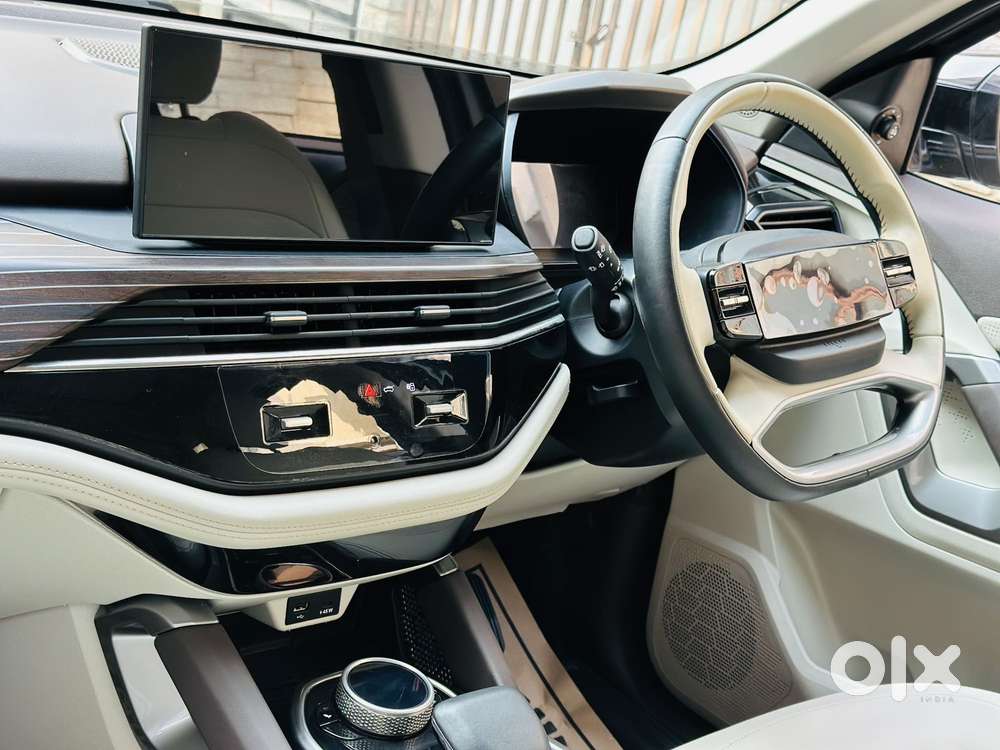 Tata Safari Accomplished Plus 6 Str Dark Edition At, 2025, Diesel