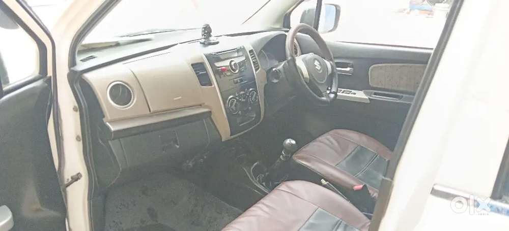 Maruti Suzuki Brezza 2014 At Variant