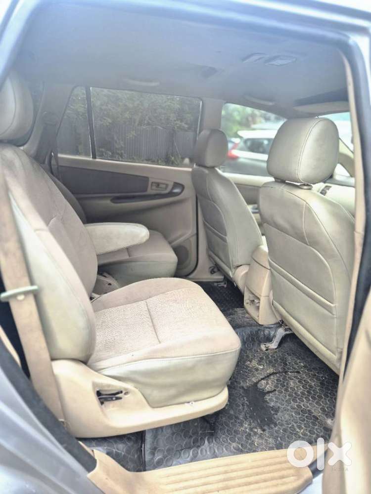 Toyota Innova 2.5 G (diesel) 7 Seater Bs Iv, 2006, Diesel
