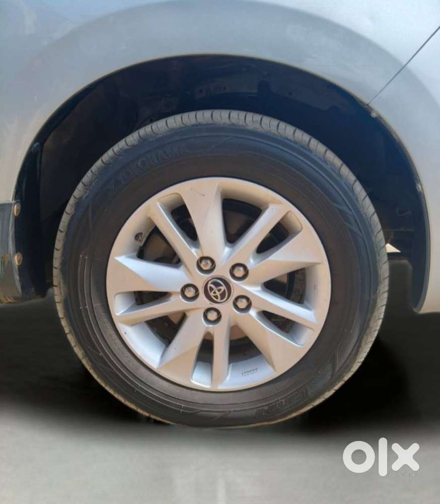 Toyota Innova Crysta 2.4 V 8 Str, 2016, Diesel