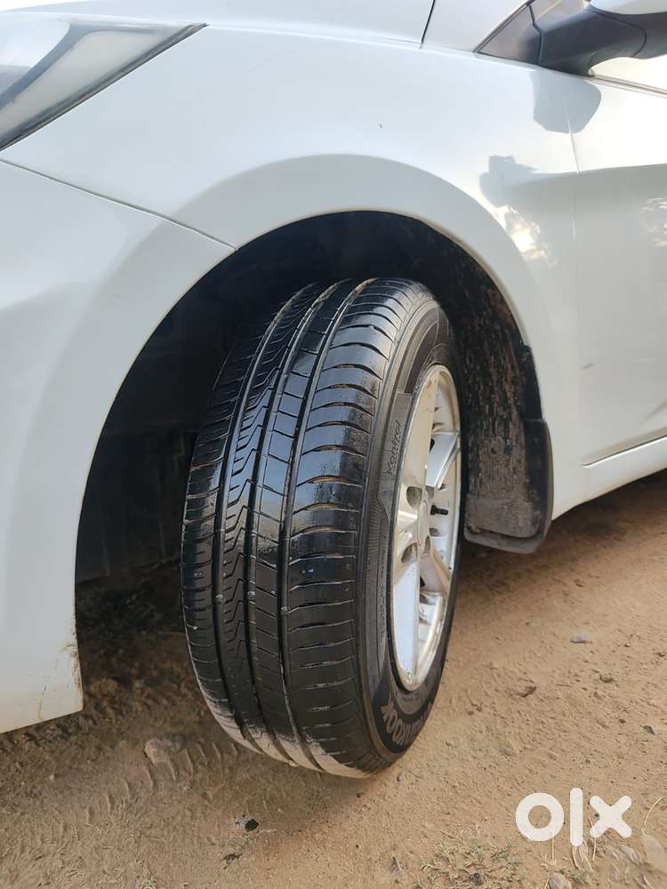 Hyundai Verna Vtvt 1.6 Sx, 2012, Petrol