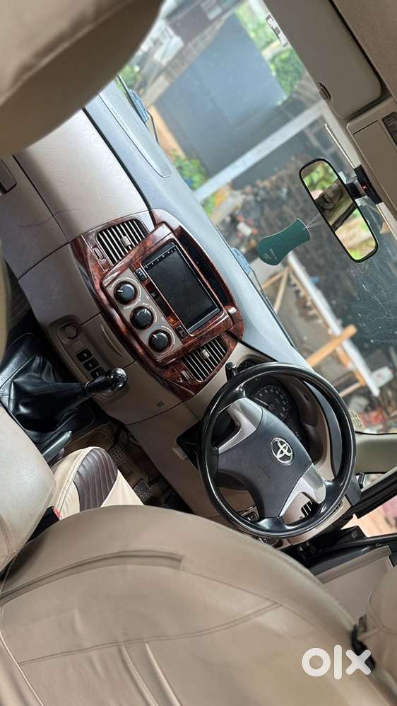 Toyota Innova 2015 Diesel Well Maintained