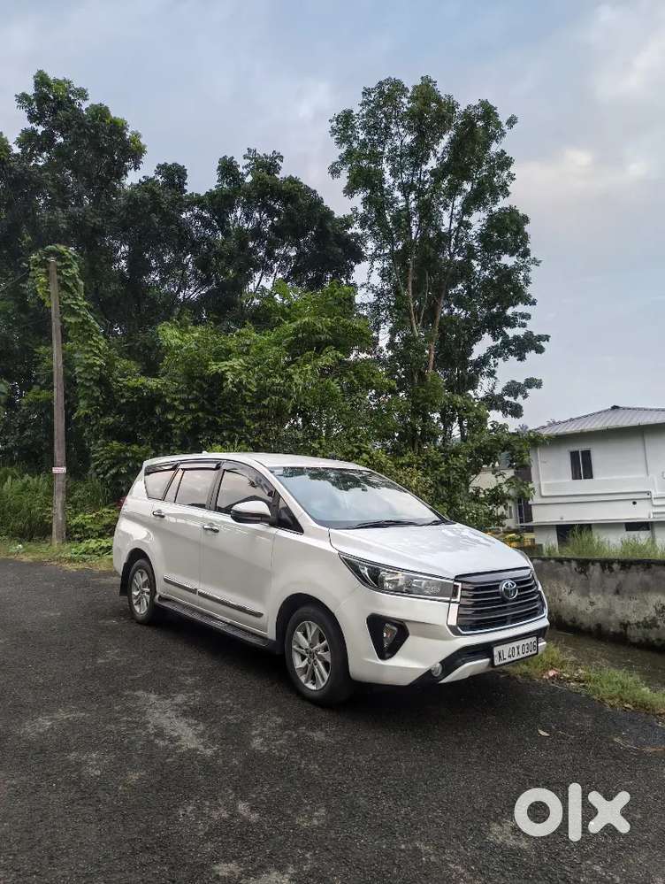 Toyota Innova Crysta 2017 Diesel Well Maintained