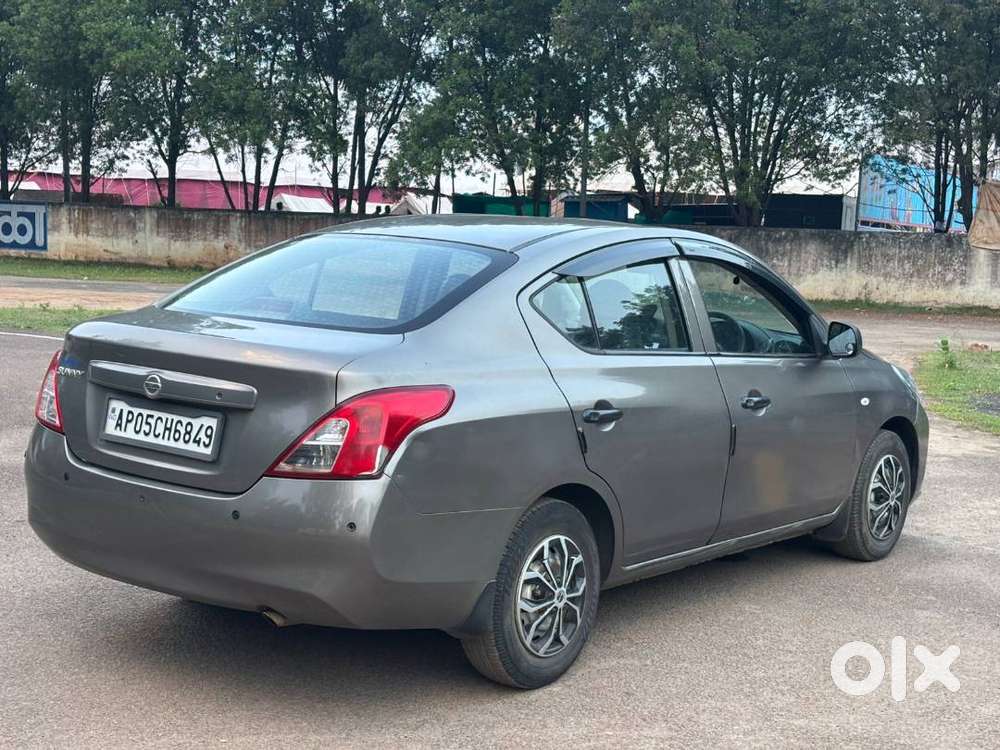 Nissan Sunny Xe Bsiv E.g-hr15751763b. Date Of Regn.15-apr-2013 To 14-a