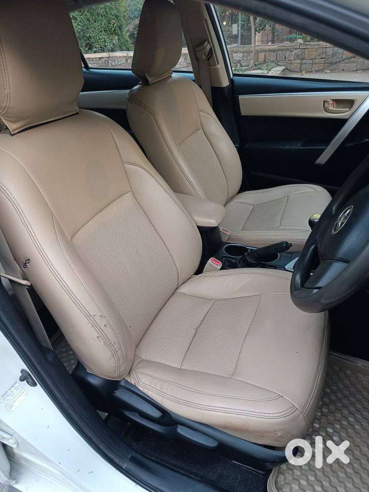 Toyota Corolla Altis 1.8 J, 2015, Petrol