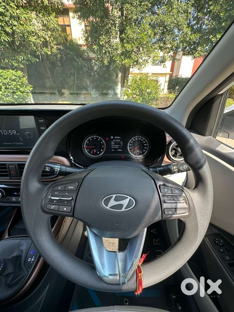 Hyundai Aura Petrol 2025 ( Automatic)