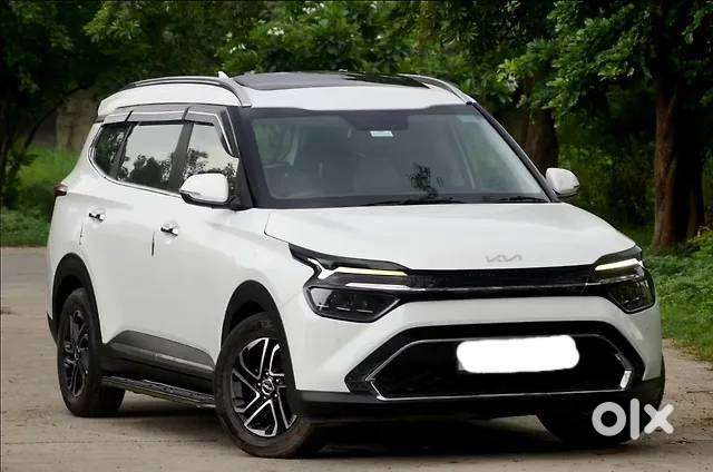 Kia Carens Top Model With Sunroof (petrol)