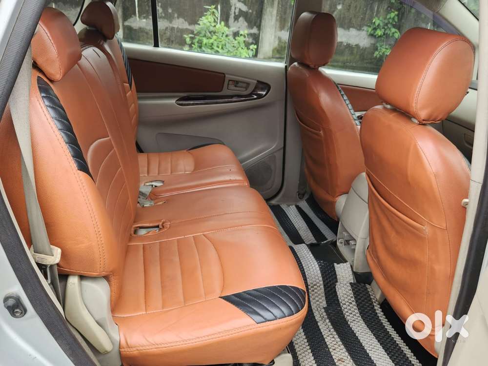 Toyota Innova 2.5 G (diesel) 8 Seater, 2010, Diesel