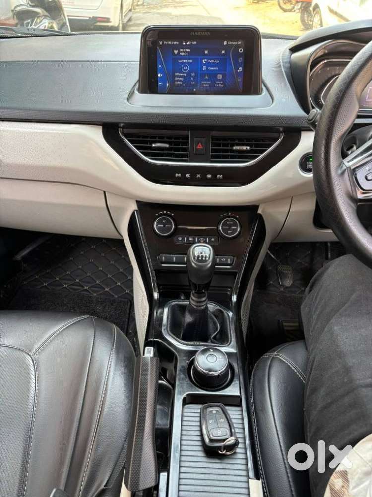 Tata Nexon, 2022, Petrol