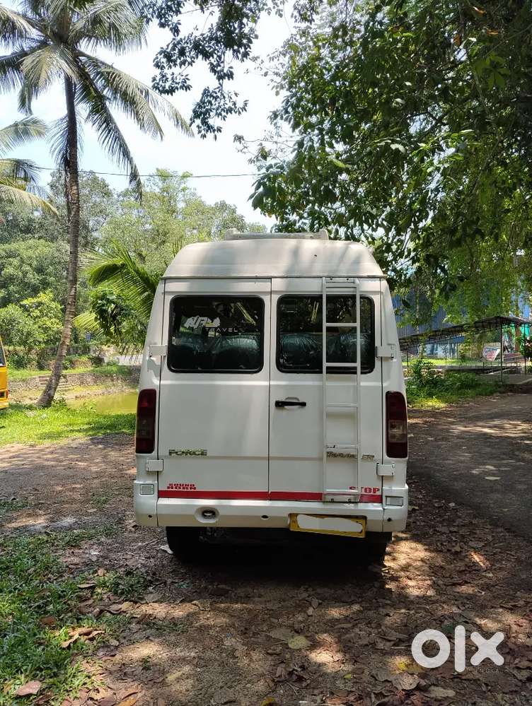 Force Travaller 12 Seat