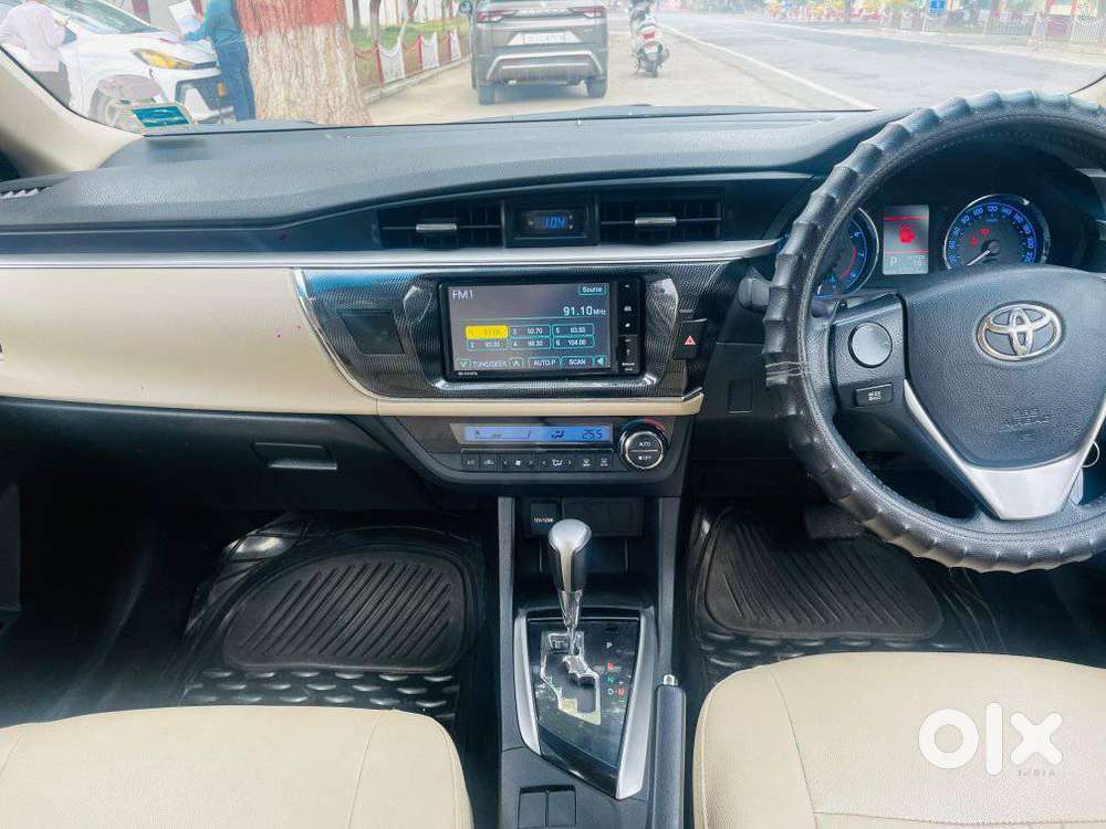 Toyota Corolla Altis 2013-2017 G At, 2014, Petrol