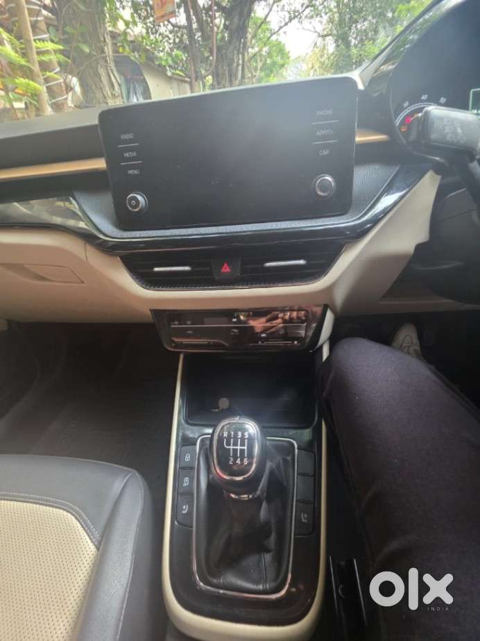 Skoda Slavia Style 1.0l Tsi Mt, 2023, Petrol