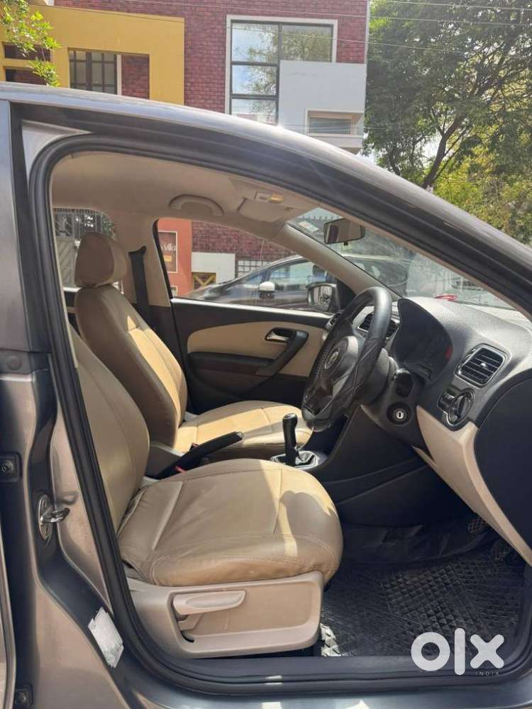 Volkswagen Polo 2009-2013 Petrol Highline 1.6l, 2011, Petrol