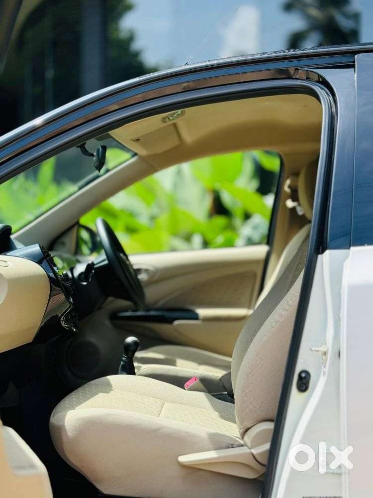 Toyota Etios Liva V Dual Tone, 2019, Petrol