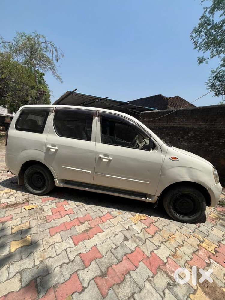 Mahindra Xylo 2011 Diesel 60000 Km Driven, Well Mentaind, White Colour