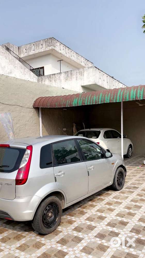 Ford Figo 2010 Petrol 90000 Km Driven