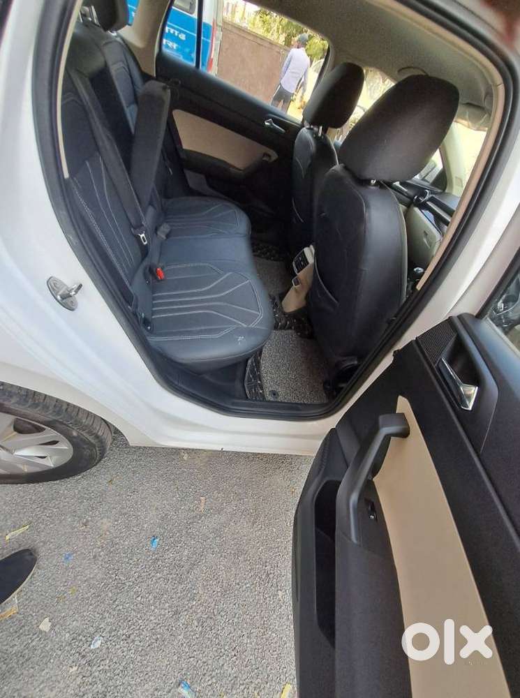 Skoda Slavia 1.0 Ambition Tsi, 2023, Petrol