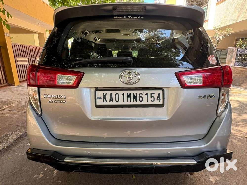 Toyota Innova Crysta 2016 (v) 8 Seater