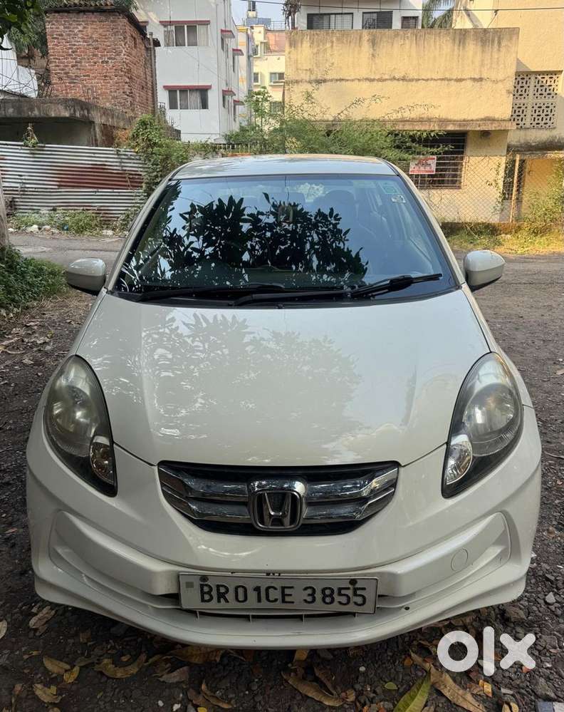 Honda Amaze Diesel 2014 .. 25kmpl Mileage 5 Tyre New Hai Showroom Con