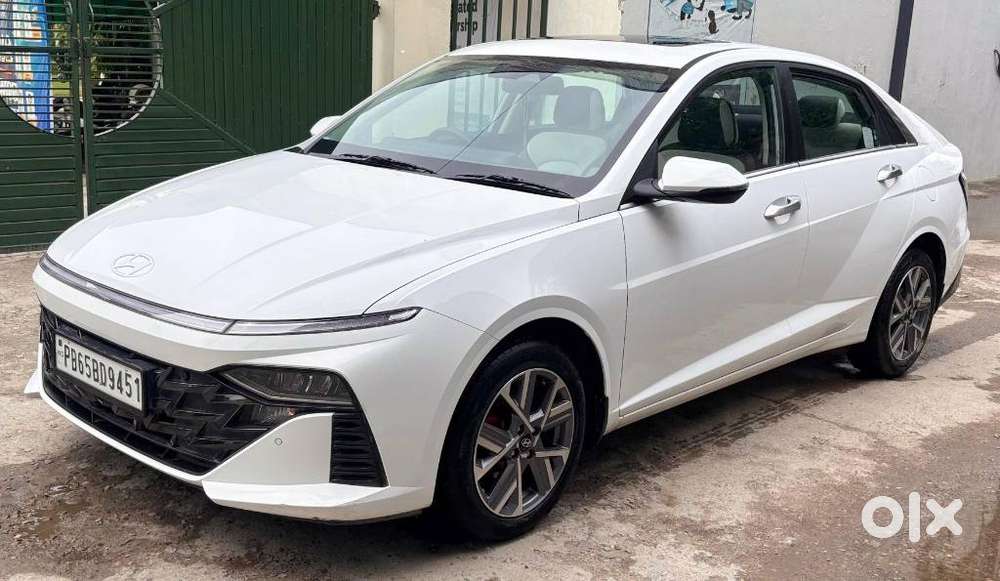 Hyundai Verna, 2023, Petrol