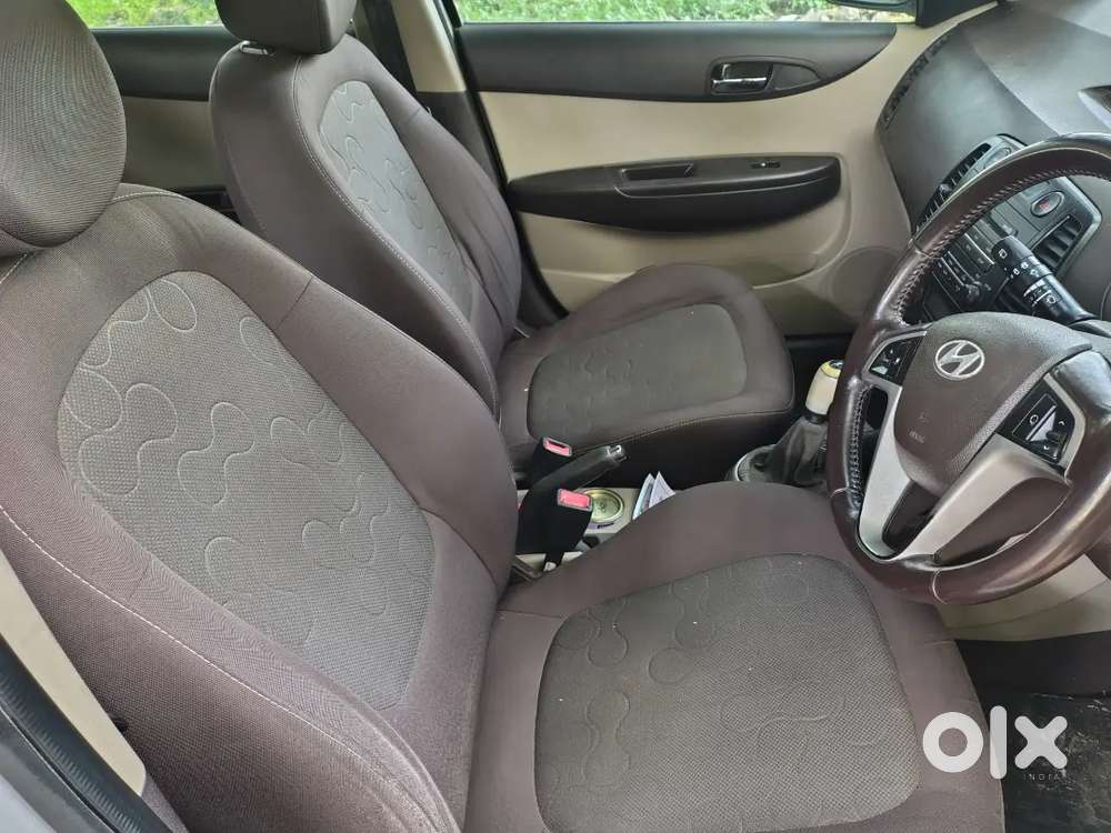 Hyundai I20 Asta Crdi 2010 Diesel 115000 Km Driven .f. C Till Sep 2030