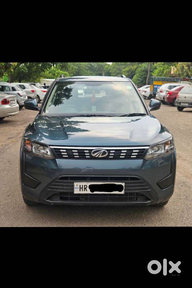 Mahindra Xuv300 1.2 W6 Amt Petrol, 2022, Petrol