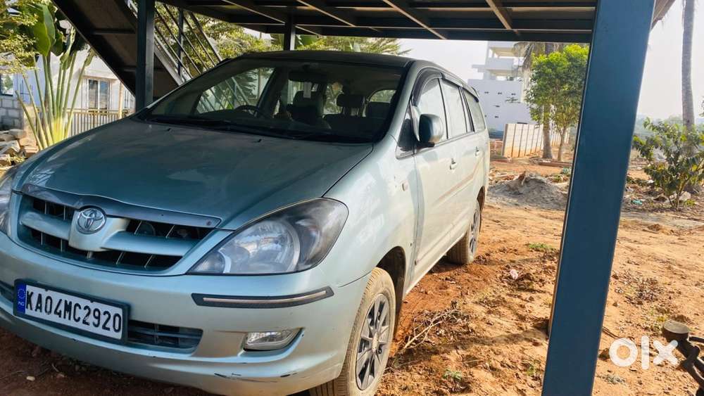 Toyota Innova Petrol 2005