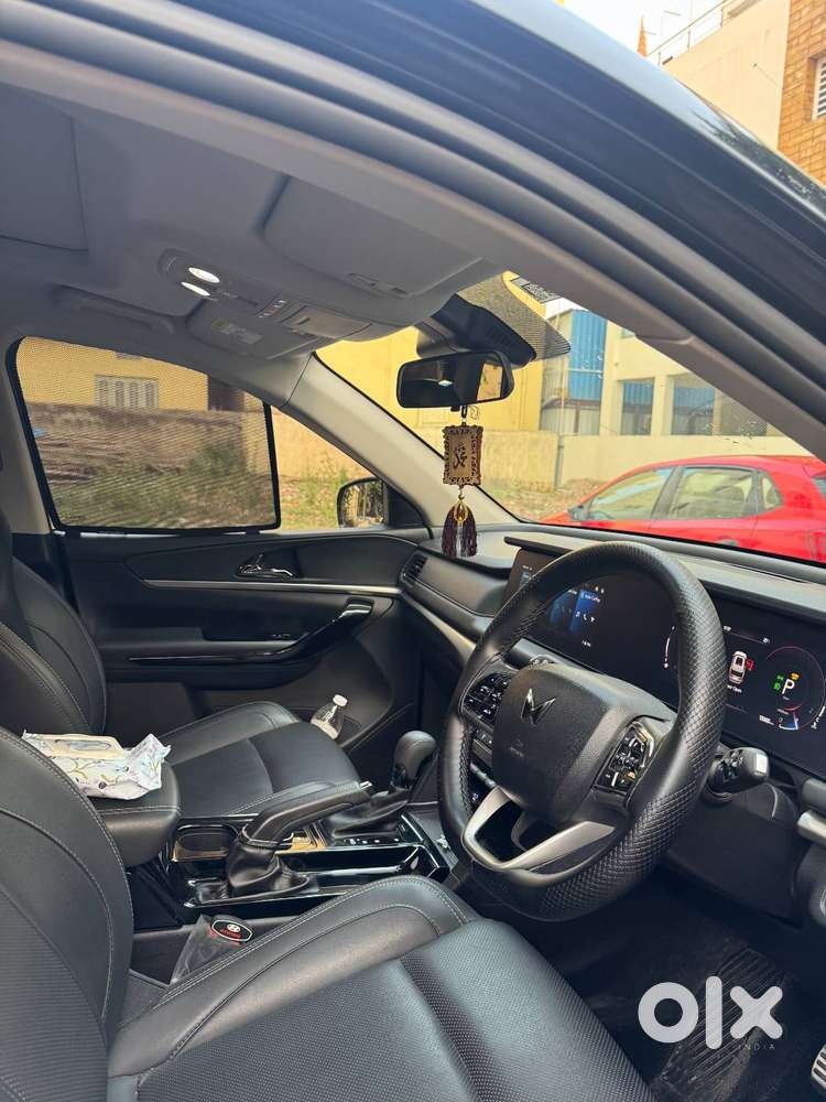 Mahindra Xuv700 Diesel 2025 Ebony Edition