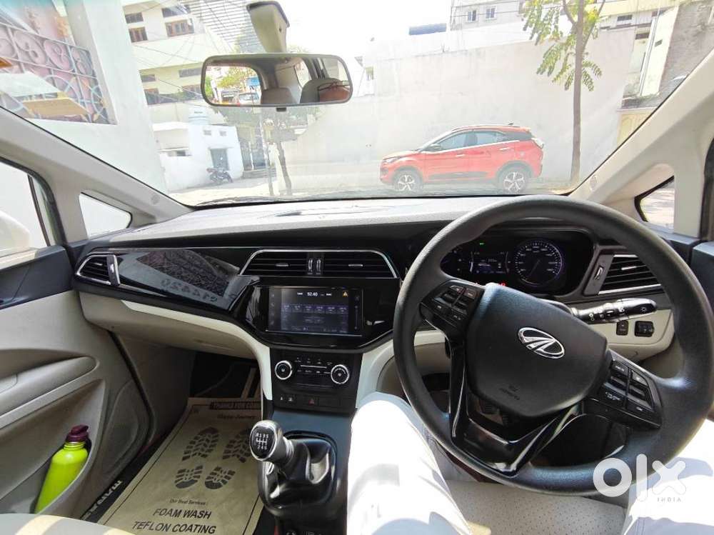 Mahindra Marazzo M8 - 8 Str